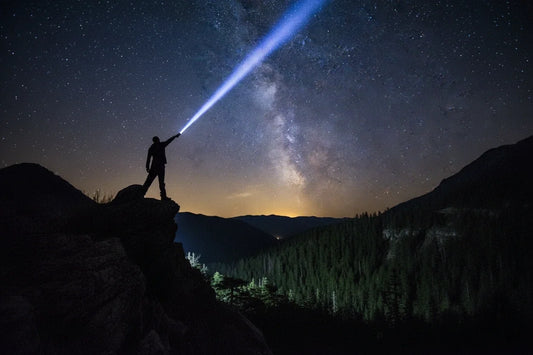 flashlight-recommended-2026-hiking