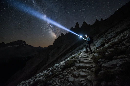 hiking-flashlight-guide-trail