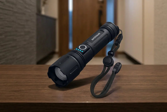 犬の夜散歩用ライトの購入前確認：Aestiquo M26の本体形状・スイッチ・ストラップ