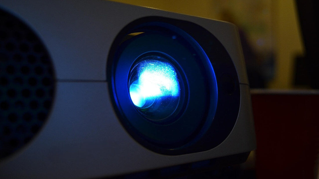 プロジェクターの交換回数は？